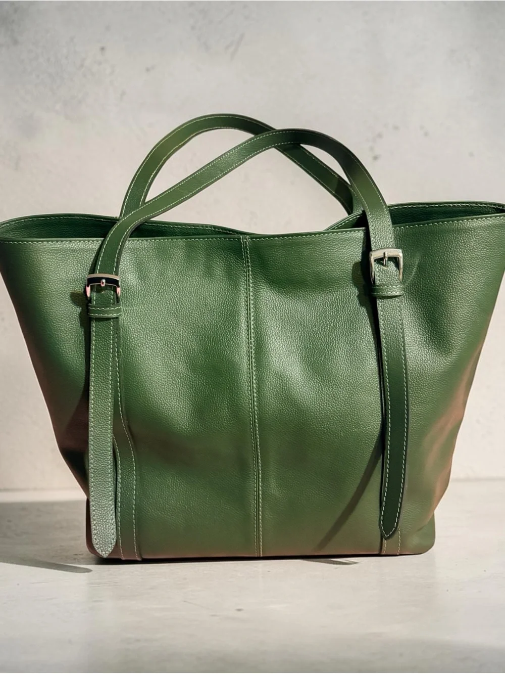 Green Leather Shoulder Bag – Classic Women's Carryall